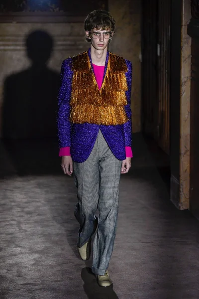 Look 53